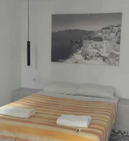 Fira Veronica Hotel Imerovigli (Santorini)